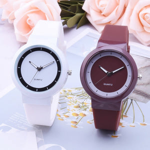 Silicone Band Analog Quartz Round Wrist Watch